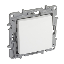 Переключатель одноклавишный перекрестный Etika, белый